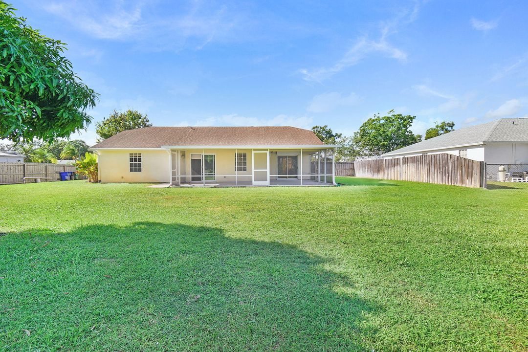 Active With Contract: $399,000 (3 beds, 2 baths, 1518 Square Feet)