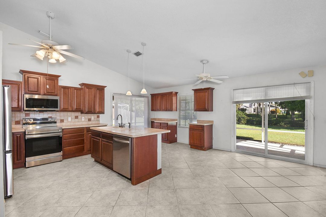 Active With Contract: $399,000 (3 beds, 2 baths, 1518 Square Feet)