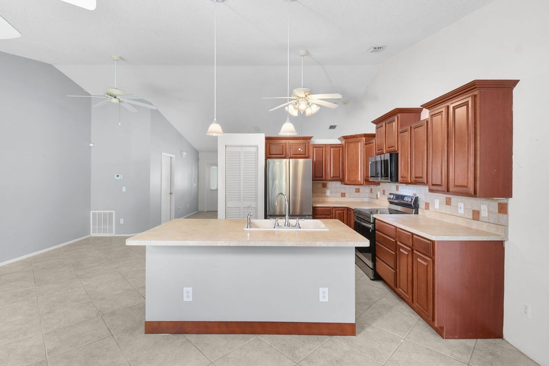 Active With Contract: $399,000 (3 beds, 2 baths, 1518 Square Feet)