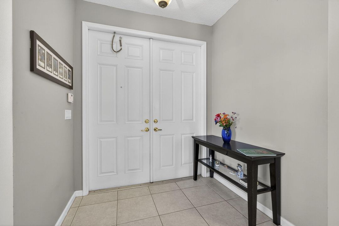 Active With Contract: $679,000 (5 beds, 2 baths, 2888 Square Feet)