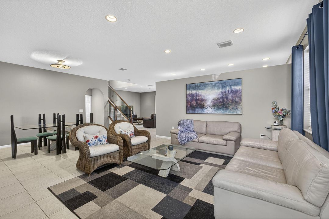 Active With Contract: $679,000 (5 beds, 2 baths, 2888 Square Feet)