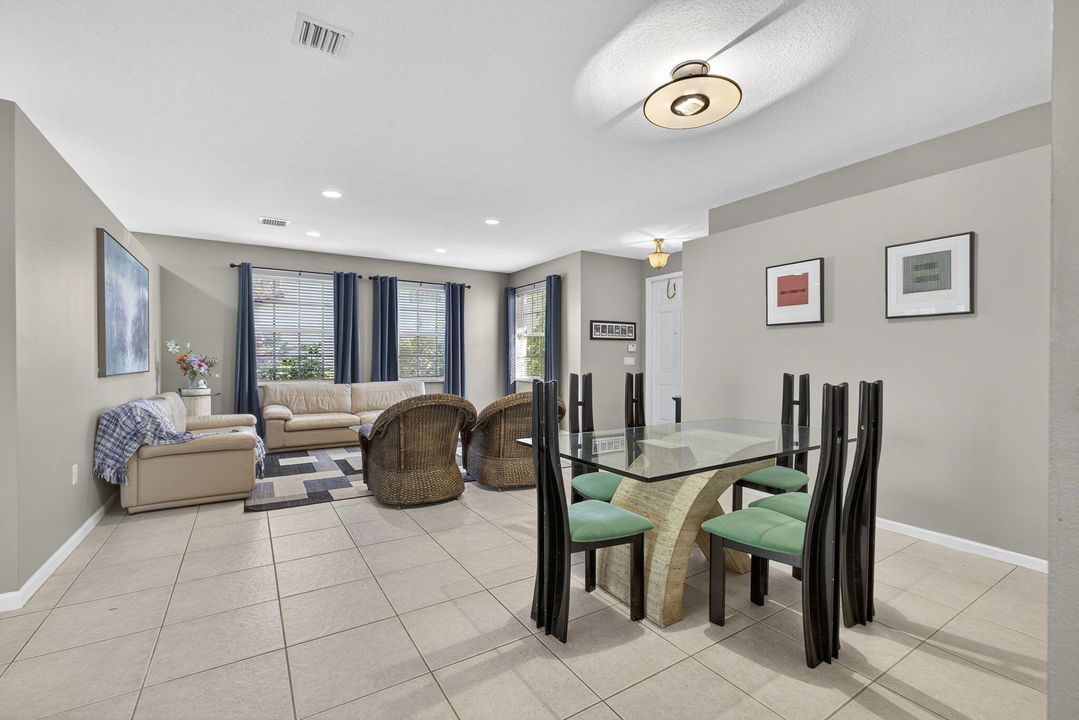 Active With Contract: $679,000 (5 beds, 2 baths, 2888 Square Feet)