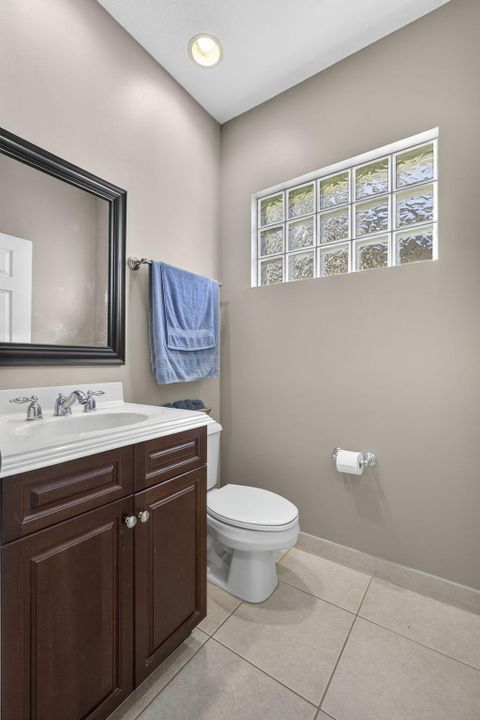 Active With Contract: $679,000 (5 beds, 2 baths, 2888 Square Feet)