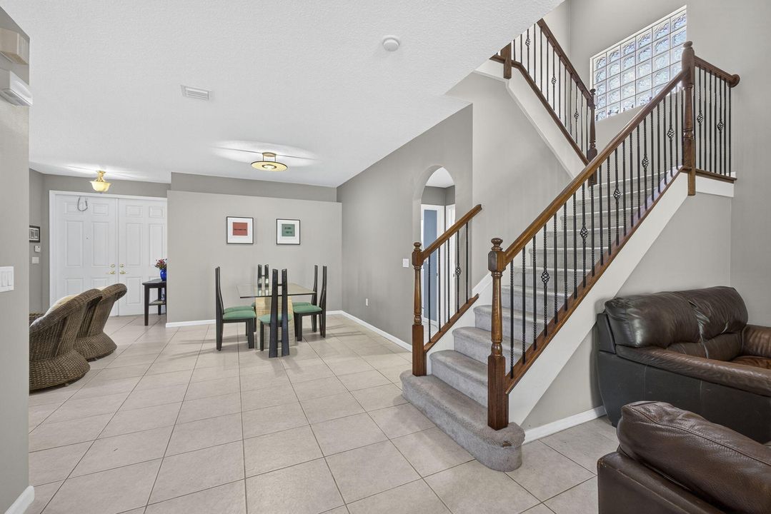 Active With Contract: $679,000 (5 beds, 2 baths, 2888 Square Feet)