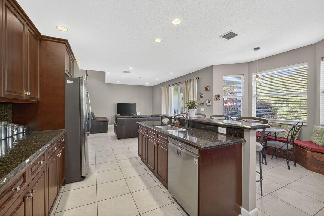 Active With Contract: $679,000 (5 beds, 2 baths, 2888 Square Feet)