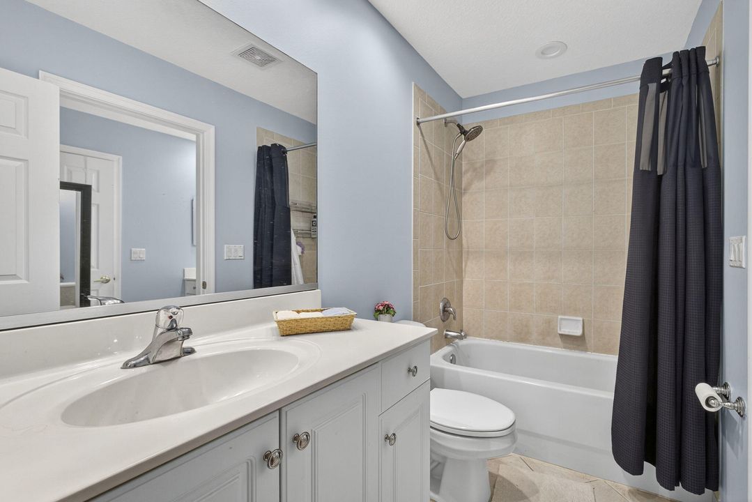 Active With Contract: $679,000 (5 beds, 2 baths, 2888 Square Feet)