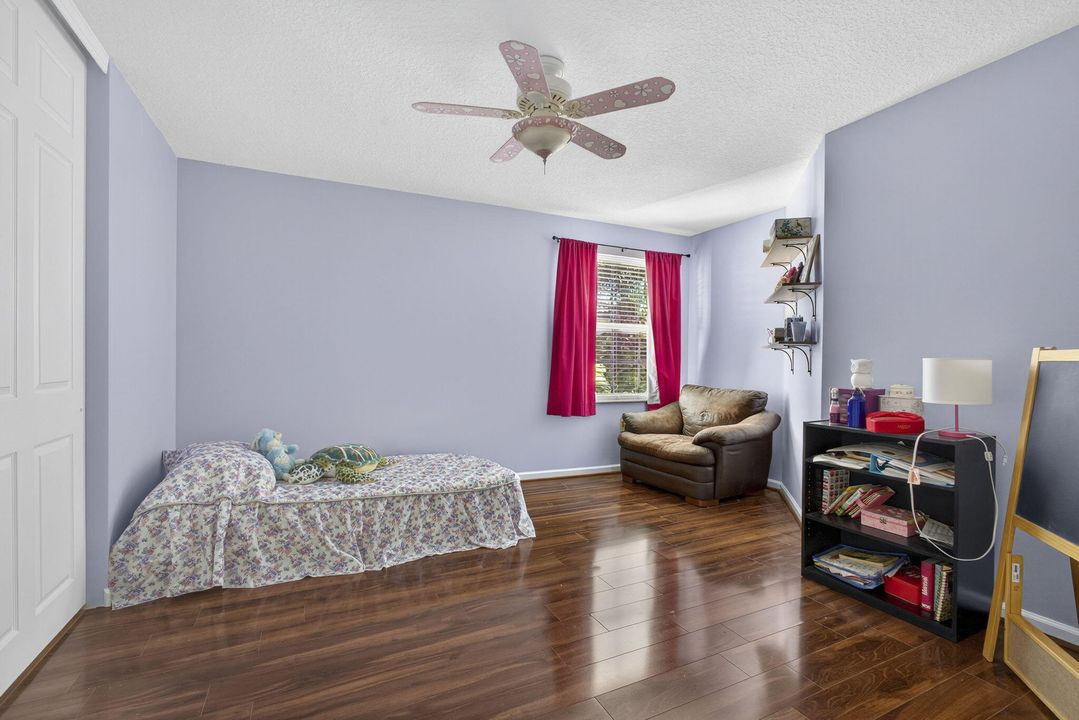 Active With Contract: $679,000 (5 beds, 2 baths, 2888 Square Feet)