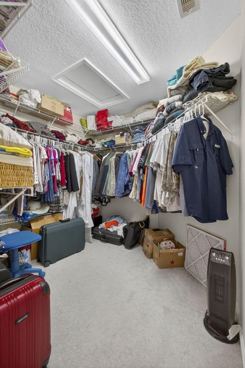 Active With Contract: $679,000 (5 beds, 2 baths, 2888 Square Feet)