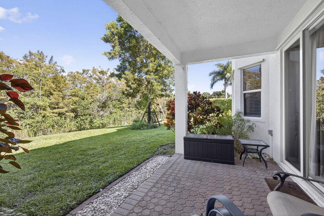 Active With Contract: $679,000 (5 beds, 2 baths, 2888 Square Feet)