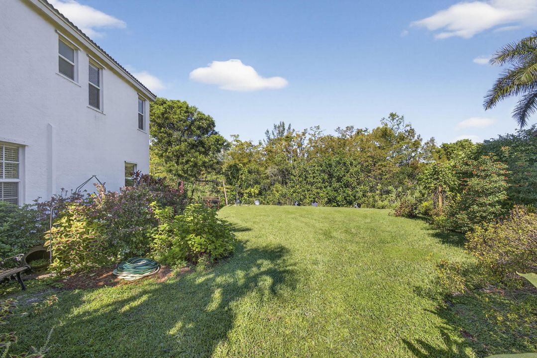 Active With Contract: $679,000 (5 beds, 2 baths, 2888 Square Feet)