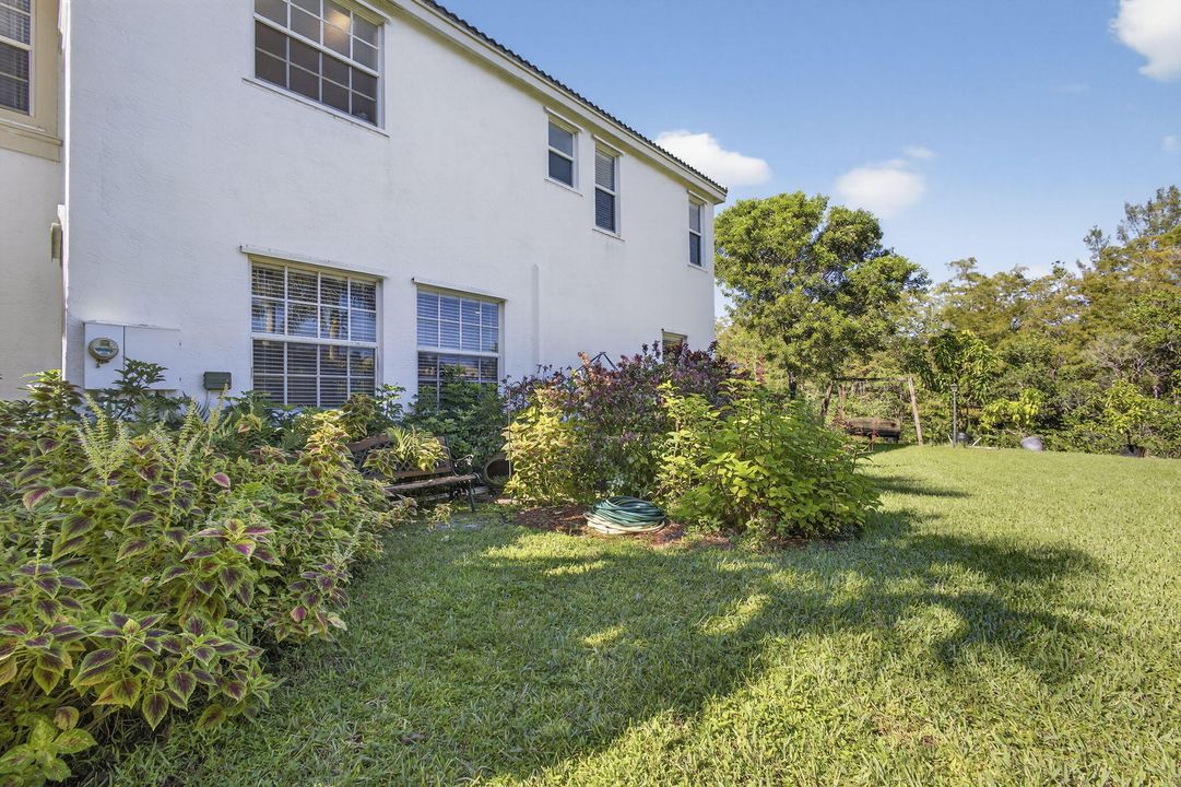 Active With Contract: $679,000 (5 beds, 2 baths, 2888 Square Feet)