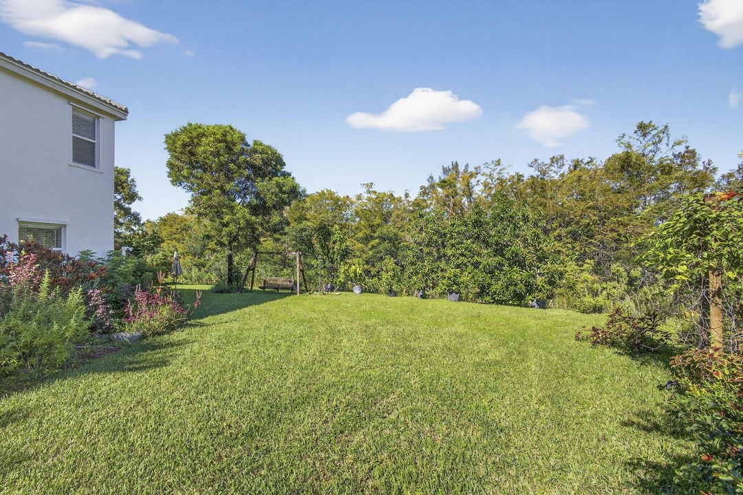 Active With Contract: $679,000 (5 beds, 2 baths, 2888 Square Feet)