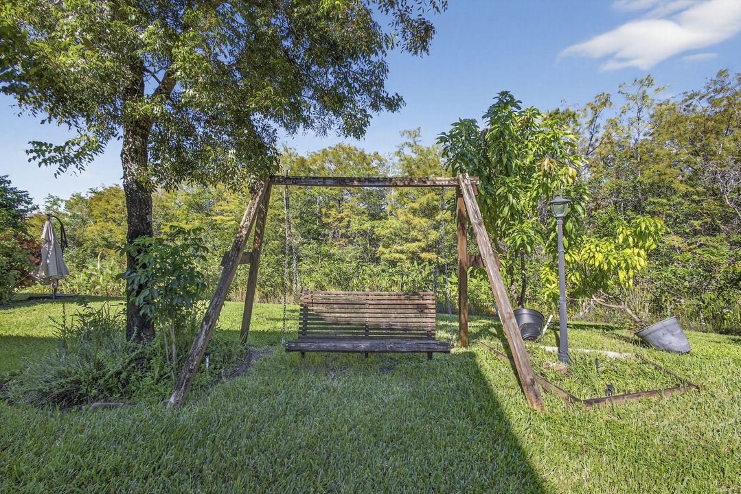 Active With Contract: $679,000 (5 beds, 2 baths, 2888 Square Feet)