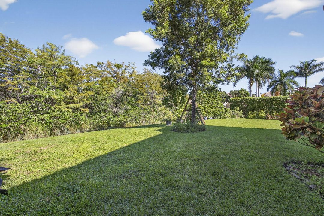 Active With Contract: $679,000 (5 beds, 2 baths, 2888 Square Feet)