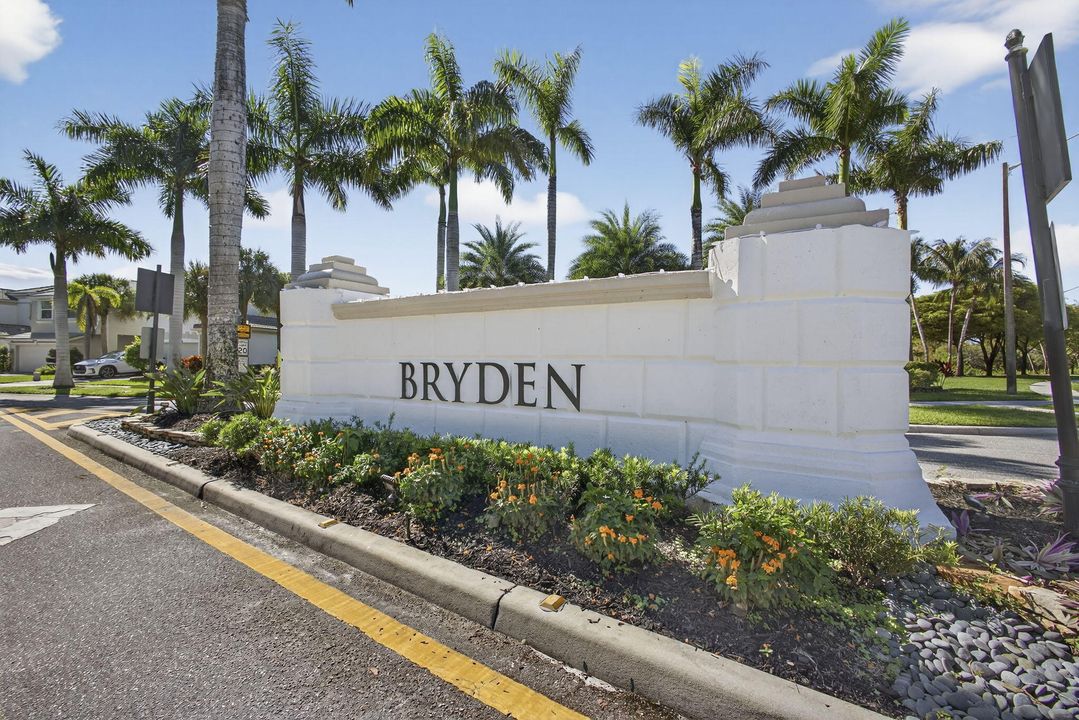 Active With Contract: $679,000 (5 beds, 2 baths, 2888 Square Feet)