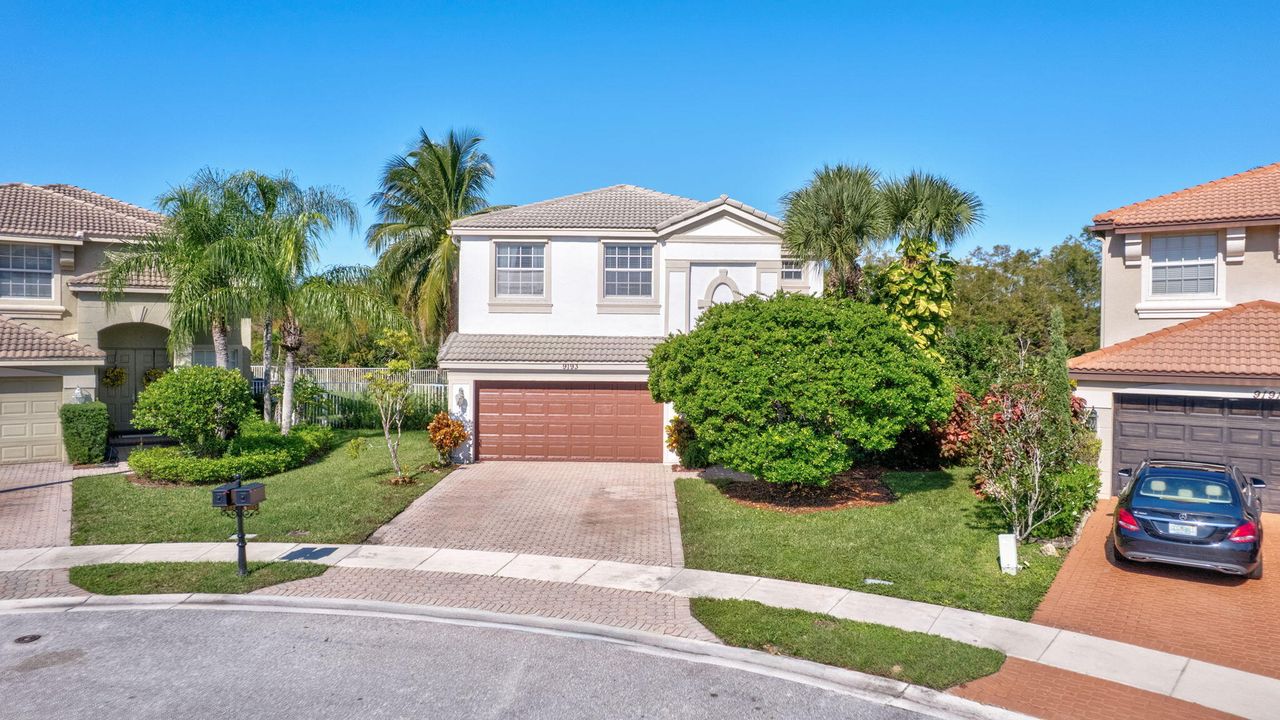 Active With Contract: $679,000 (5 beds, 2 baths, 2888 Square Feet)