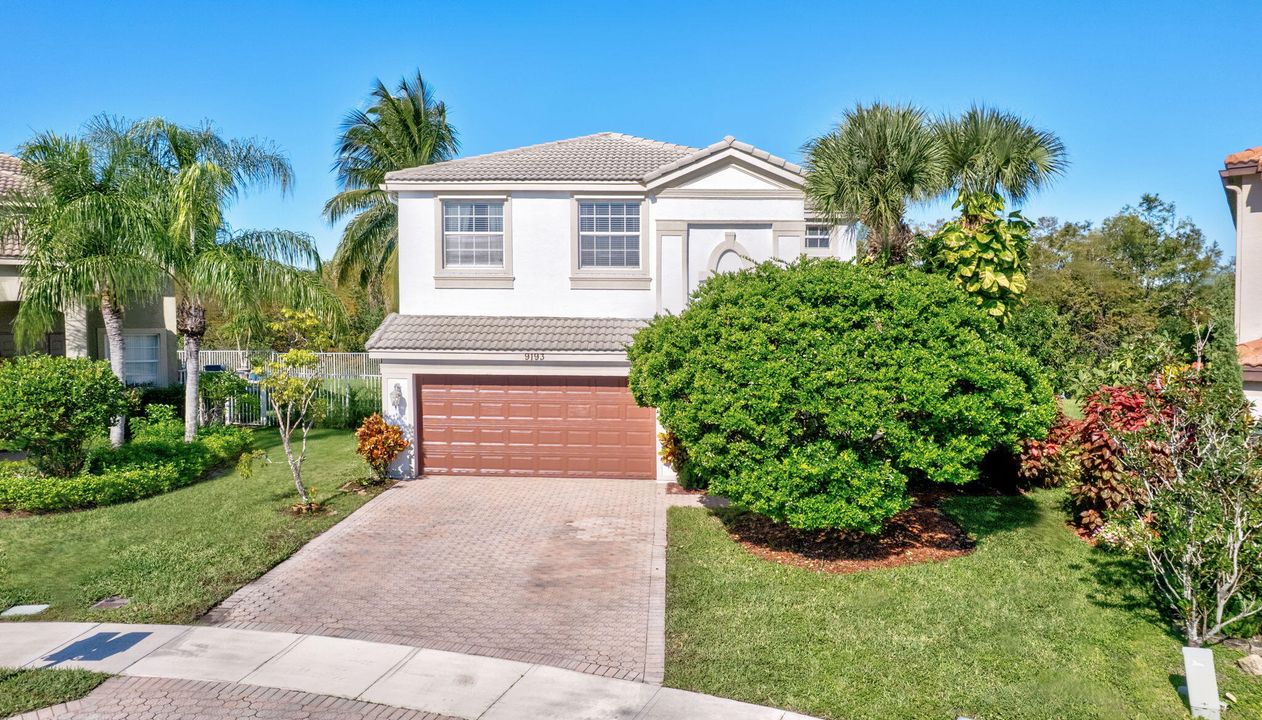 Active With Contract: $679,000 (5 beds, 2 baths, 2888 Square Feet)