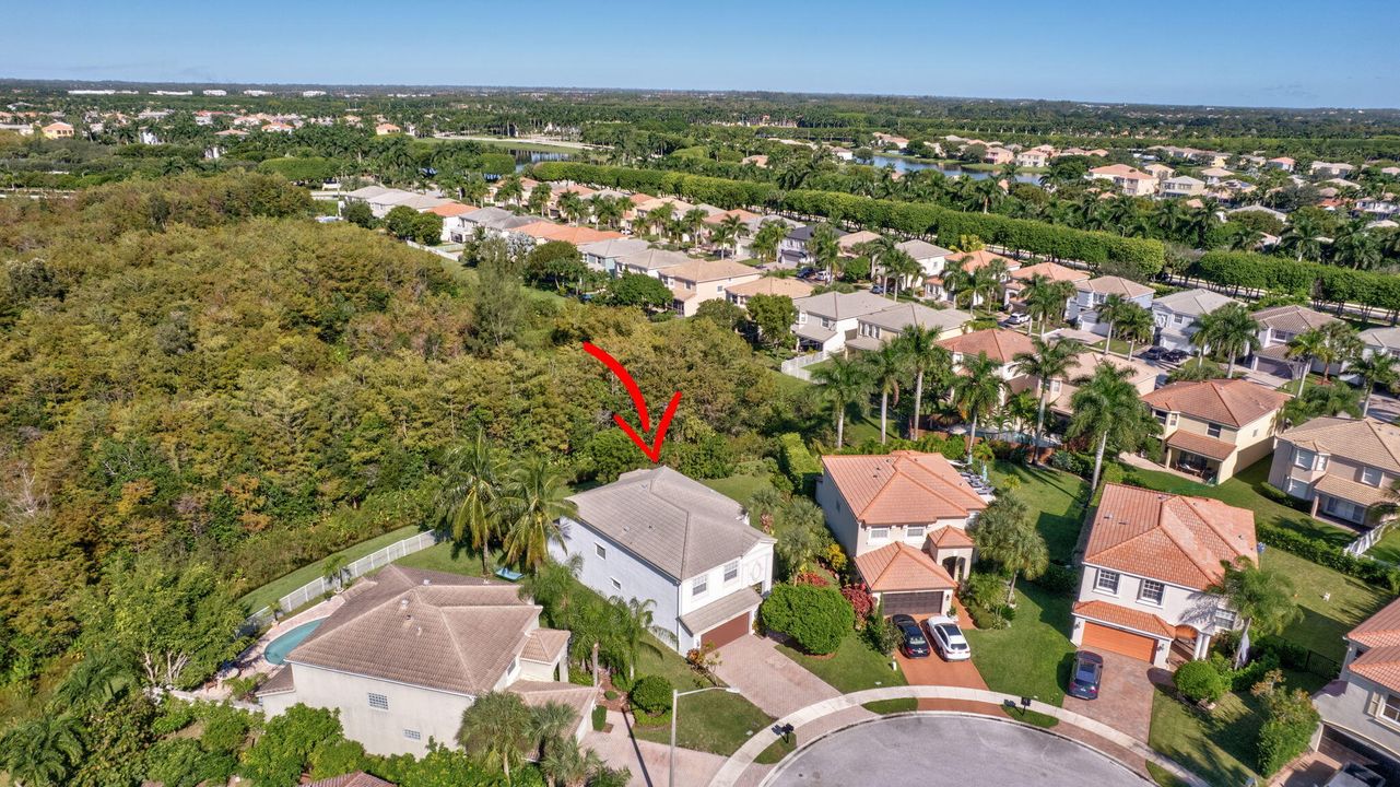 Active With Contract: $679,000 (5 beds, 2 baths, 2888 Square Feet)