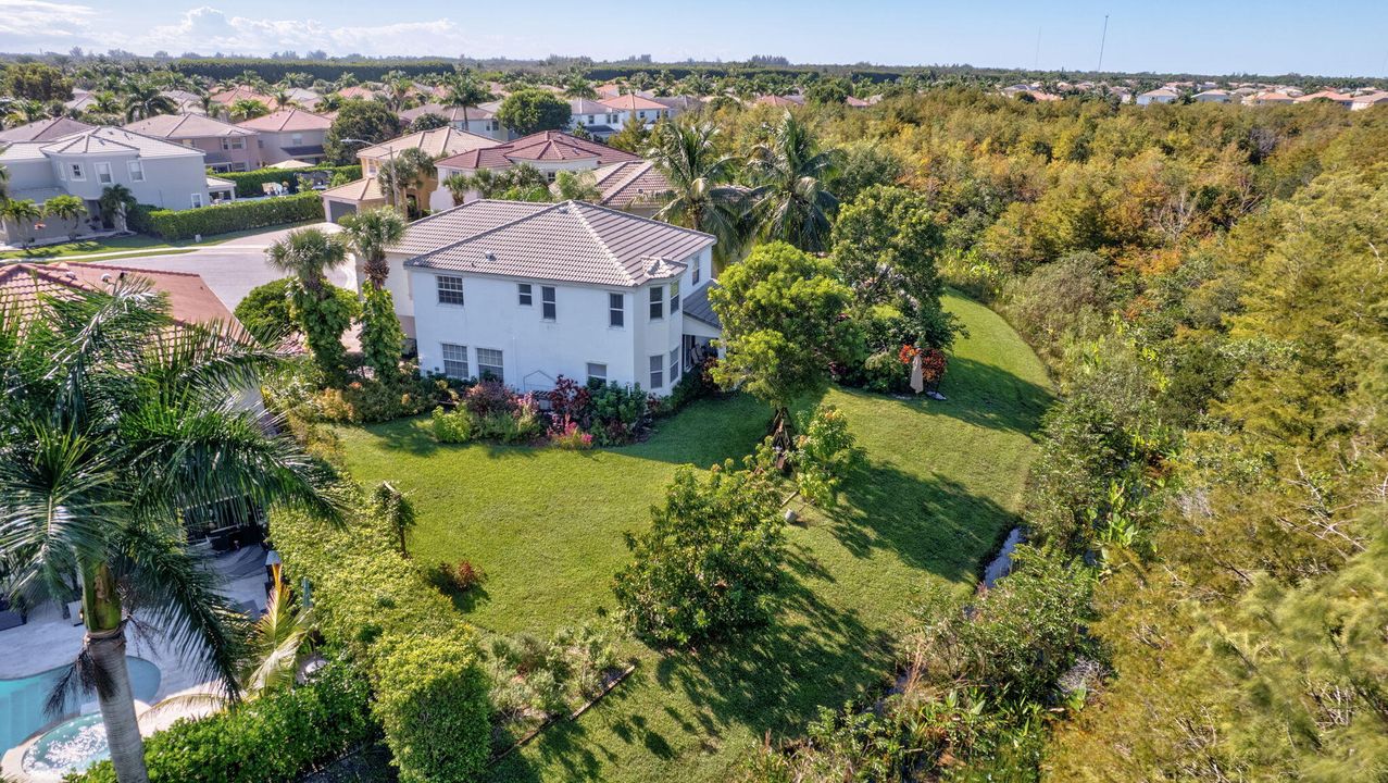 Active With Contract: $679,000 (5 beds, 2 baths, 2888 Square Feet)