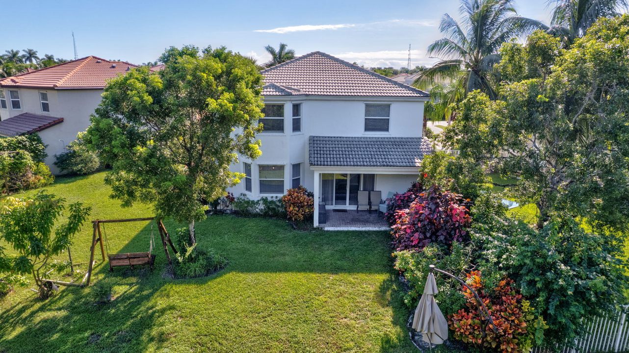 Active With Contract: $679,000 (5 beds, 2 baths, 2888 Square Feet)