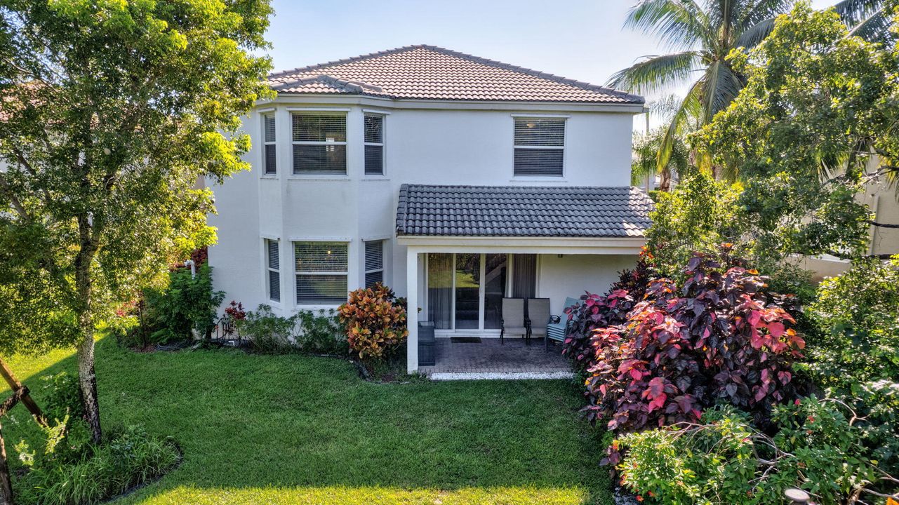 Active With Contract: $679,000 (5 beds, 2 baths, 2888 Square Feet)