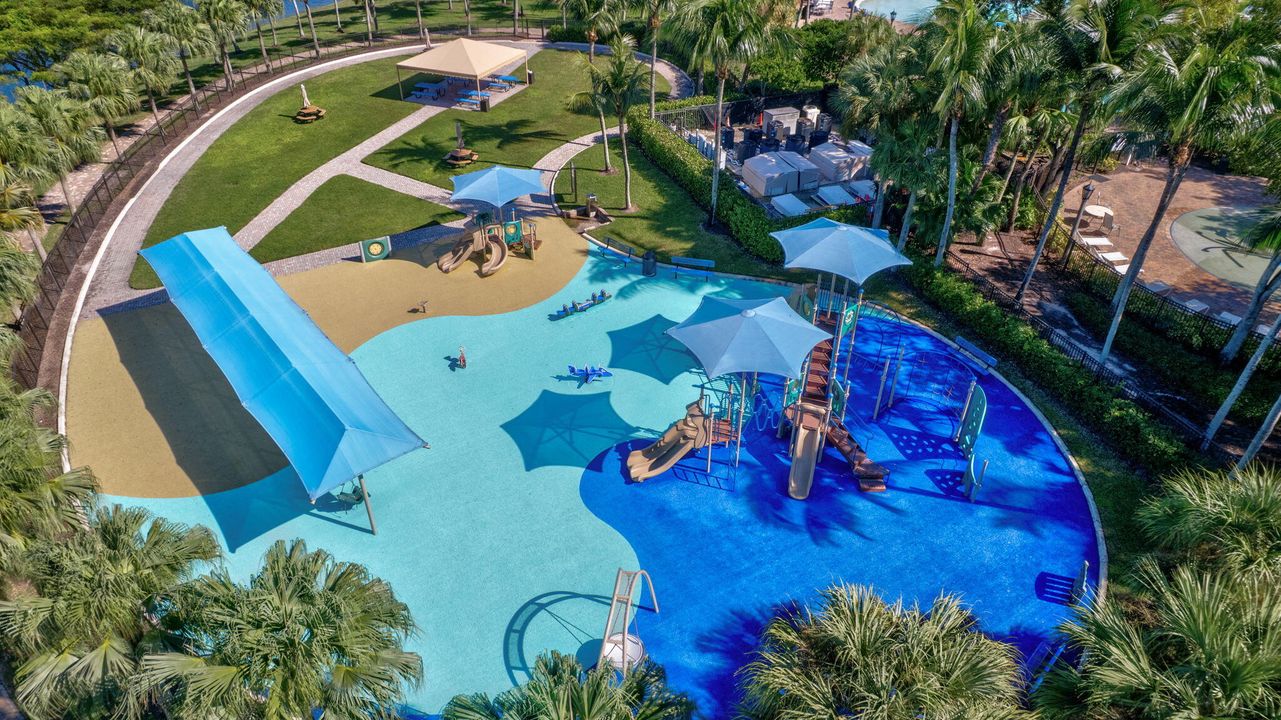 Active With Contract: $679,000 (5 beds, 2 baths, 2888 Square Feet)