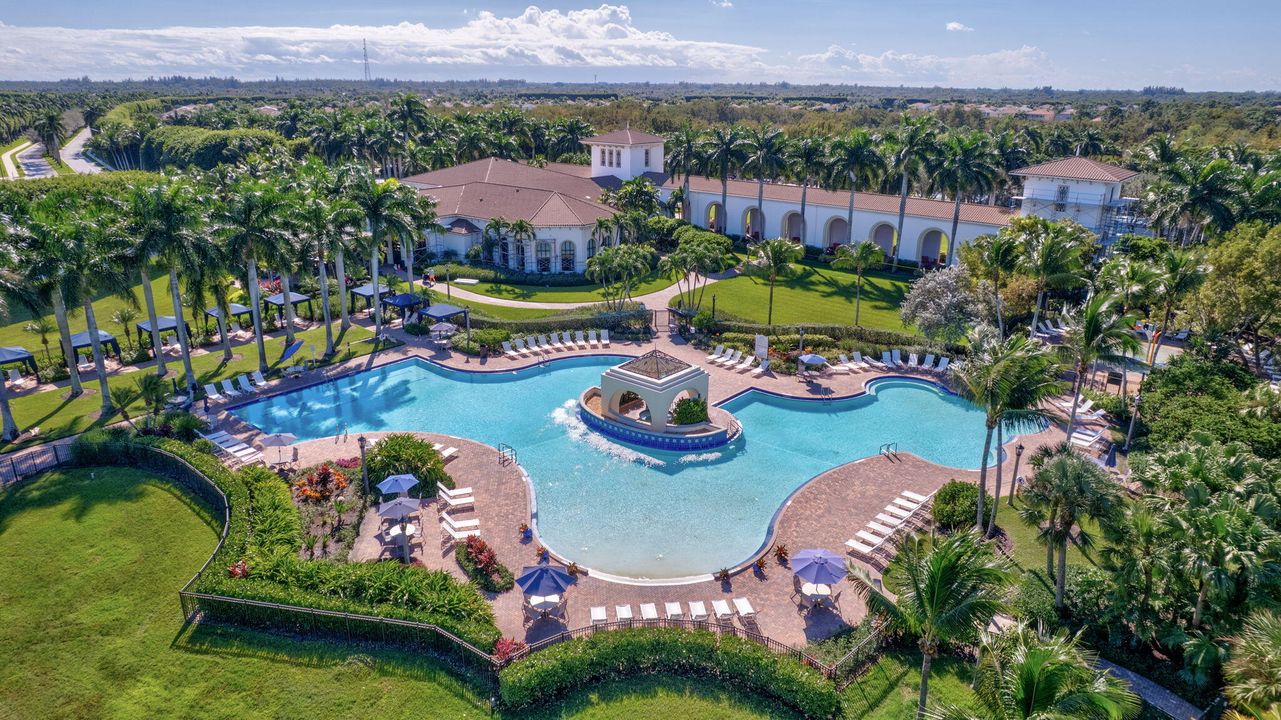 Active With Contract: $679,000 (5 beds, 2 baths, 2888 Square Feet)