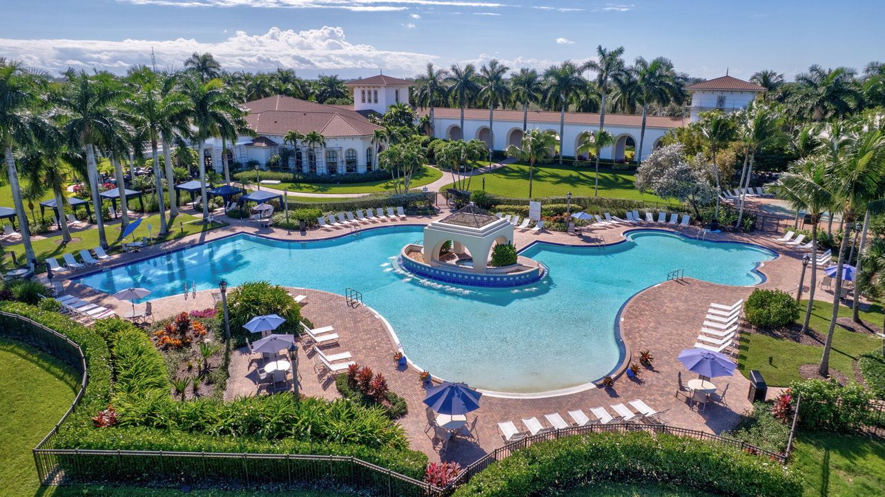 Active With Contract: $679,000 (5 beds, 2 baths, 2888 Square Feet)