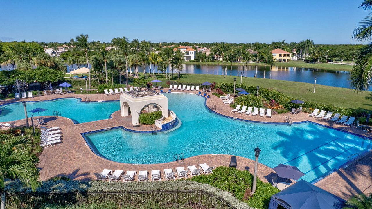 Active With Contract: $679,000 (5 beds, 2 baths, 2888 Square Feet)