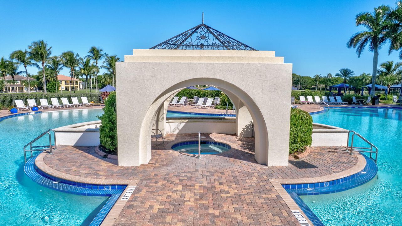 Active With Contract: $679,000 (5 beds, 2 baths, 2888 Square Feet)