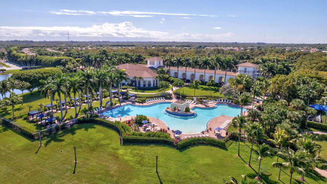 Active With Contract: $679,000 (5 beds, 2 baths, 2888 Square Feet)