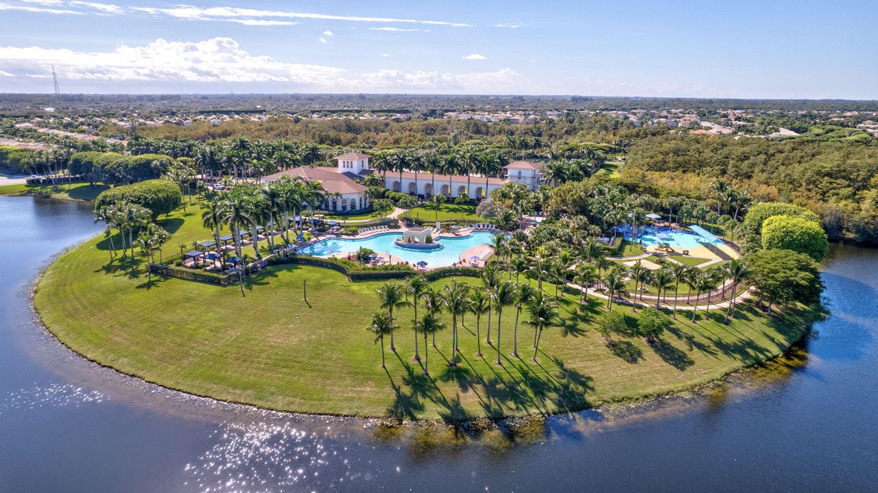 Active With Contract: $679,000 (5 beds, 2 baths, 2888 Square Feet)