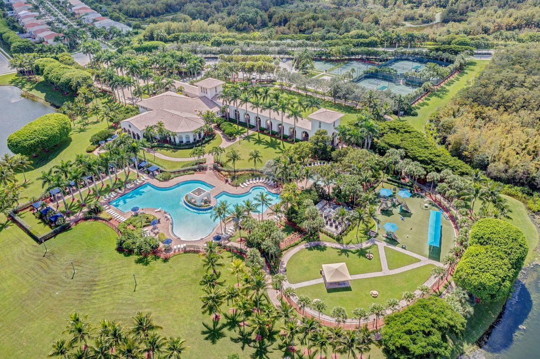 Active With Contract: $679,000 (5 beds, 2 baths, 2888 Square Feet)