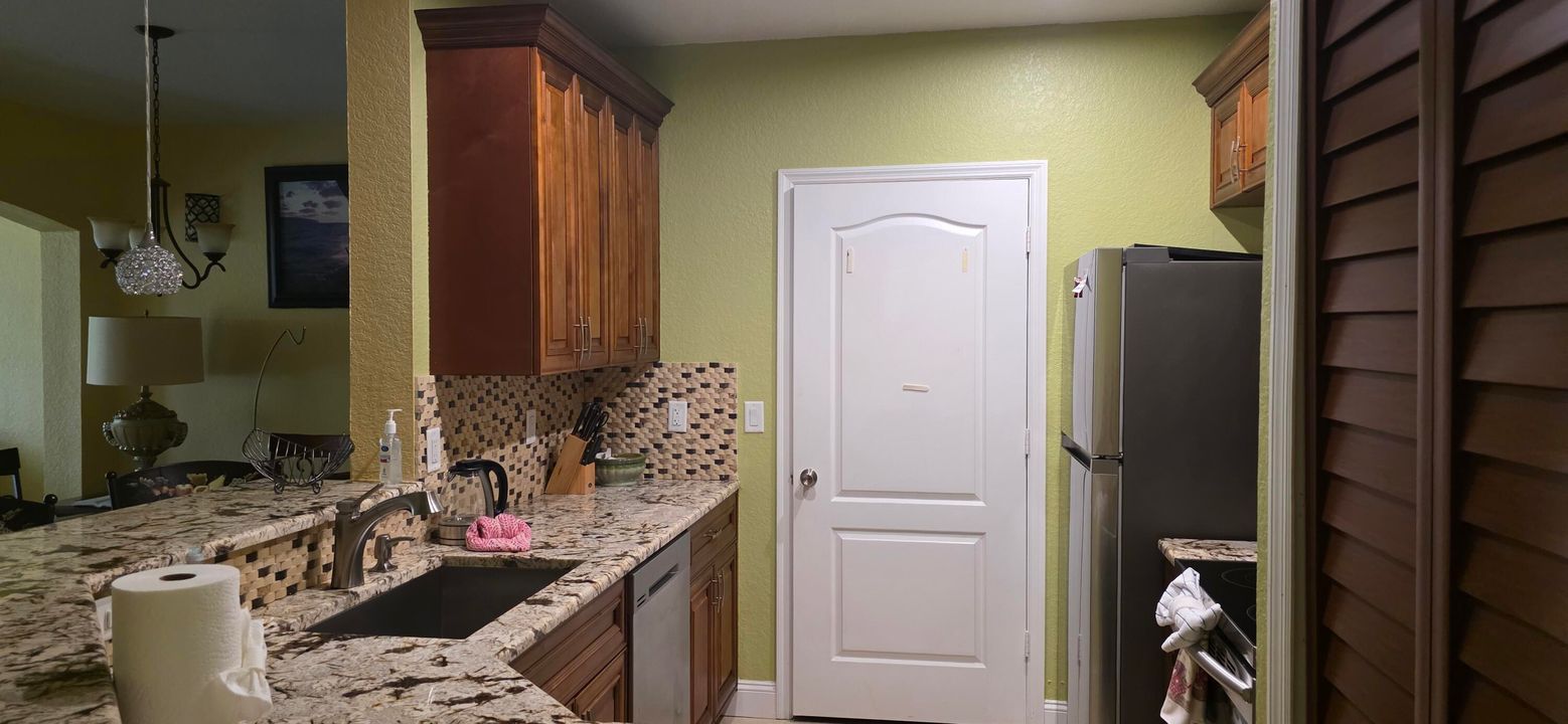 For Rent: $2,250 (2 beds, 2 baths, 1288 Square Feet)