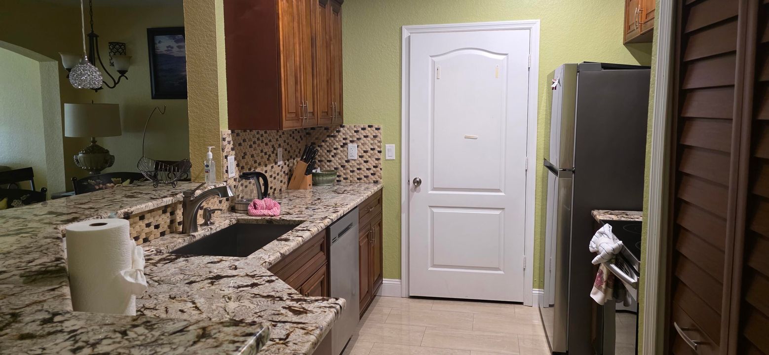 For Rent: $2,250 (2 beds, 2 baths, 1288 Square Feet)