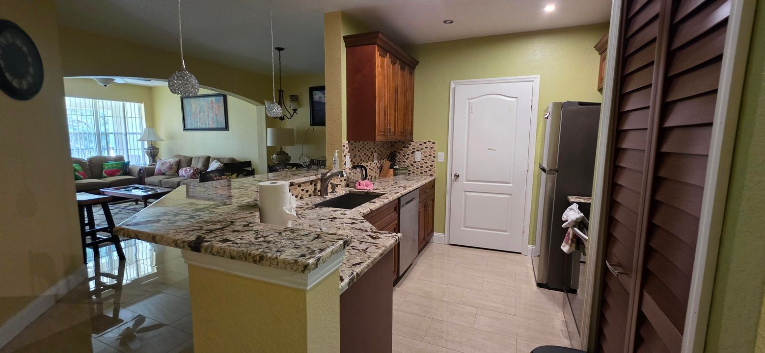 For Rent: $2,250 (2 beds, 2 baths, 1288 Square Feet)