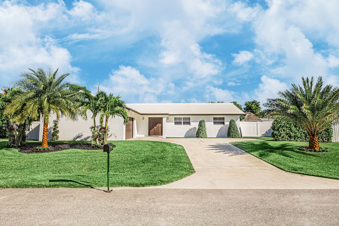 For Sale: $949,000 (4 beds, 3 baths, 1620 Square Feet)