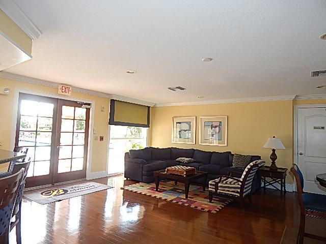 For Rent: $2,250 (2 beds, 2 baths, 1288 Square Feet)