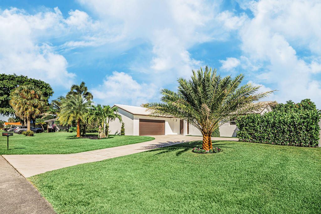 For Sale: $949,000 (4 beds, 3 baths, 1620 Square Feet)