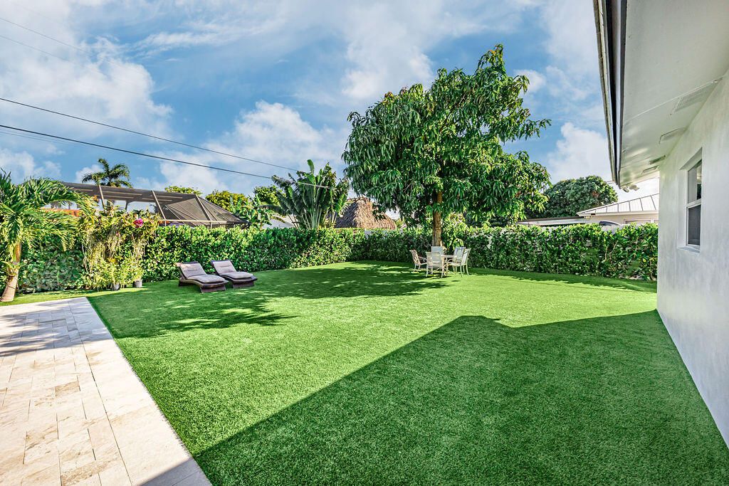 For Sale: $949,000 (4 beds, 3 baths, 1620 Square Feet)