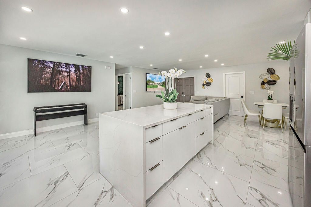 For Sale: $949,000 (4 beds, 3 baths, 1620 Square Feet)