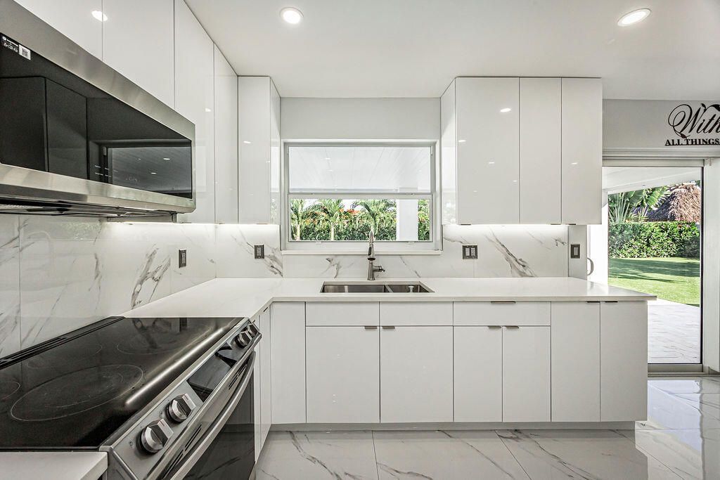 For Sale: $949,000 (4 beds, 3 baths, 1620 Square Feet)