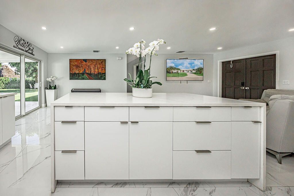 For Sale: $949,000 (4 beds, 3 baths, 1620 Square Feet)