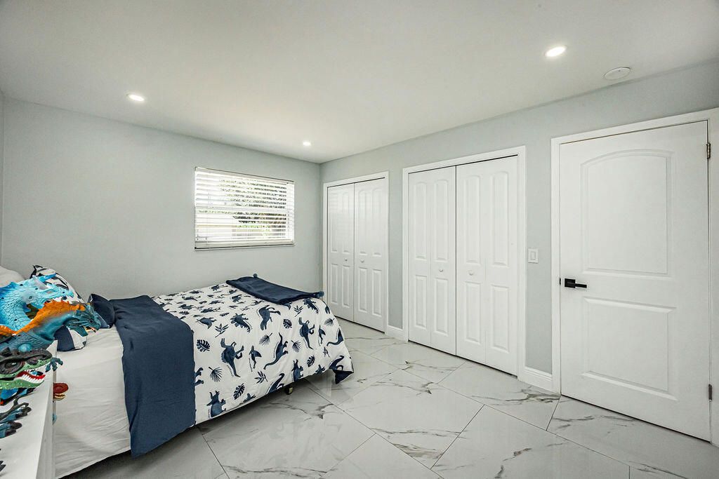 For Sale: $949,000 (4 beds, 3 baths, 1620 Square Feet)