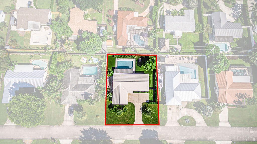 For Sale: $949,000 (4 beds, 3 baths, 1620 Square Feet)