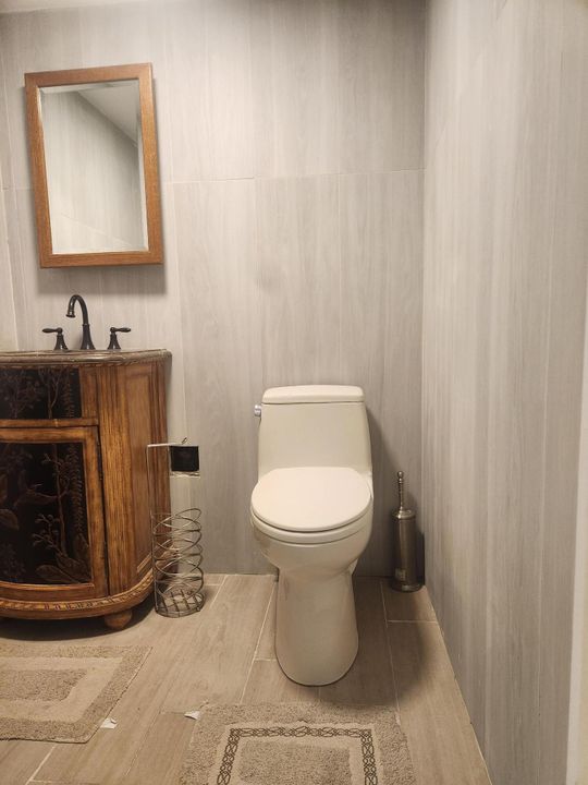 For Sale: $3,000 (0 beds, 0 baths, 980 Square Feet)