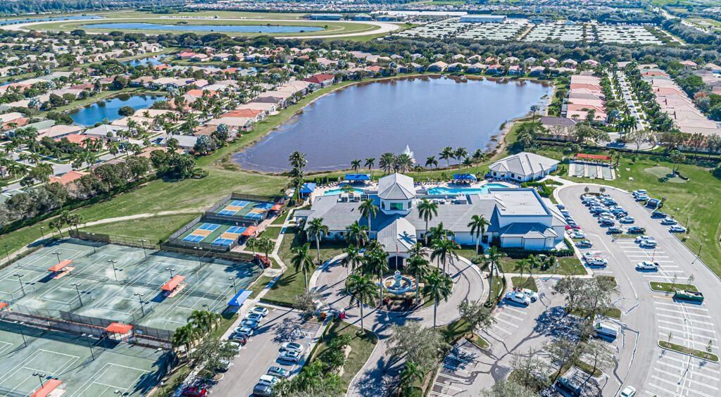 For Sale: $599,000 (4 beds, 3 baths, 2342 Square Feet)