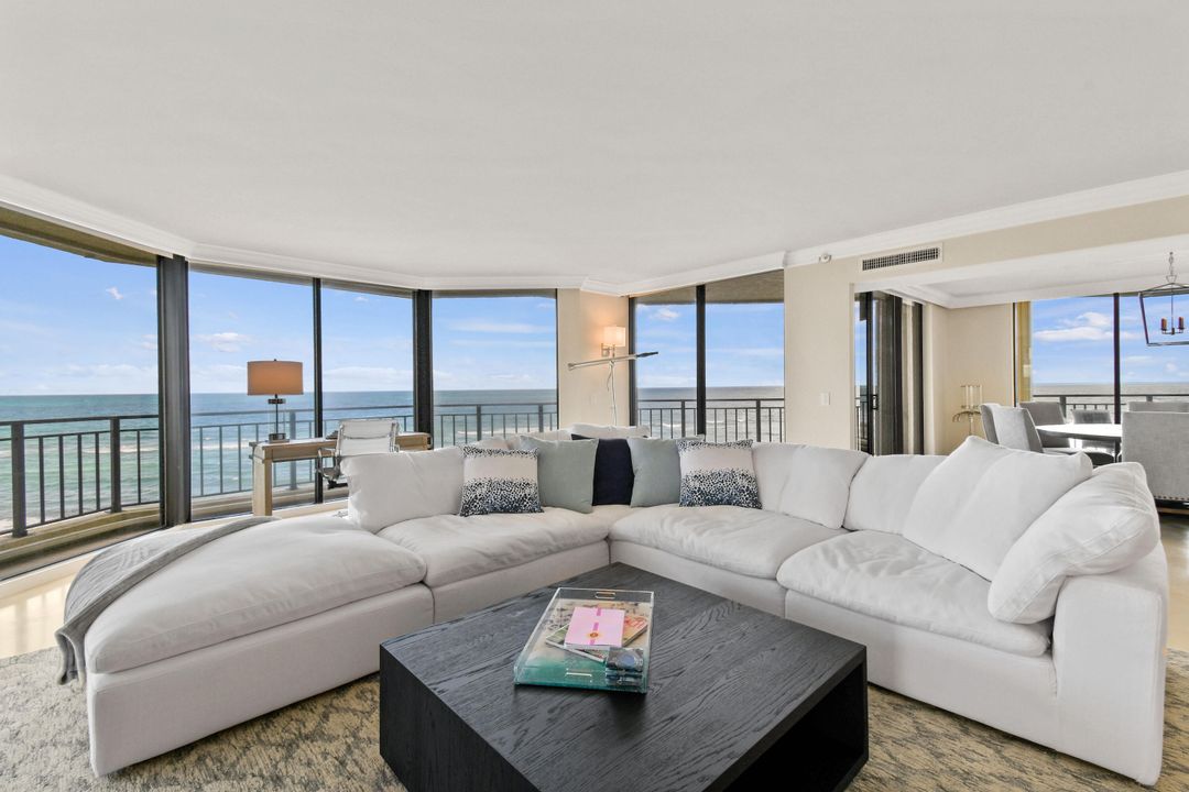 For Sale: $2,999,000 (3 beds, 3 baths, 2676 Square Feet)