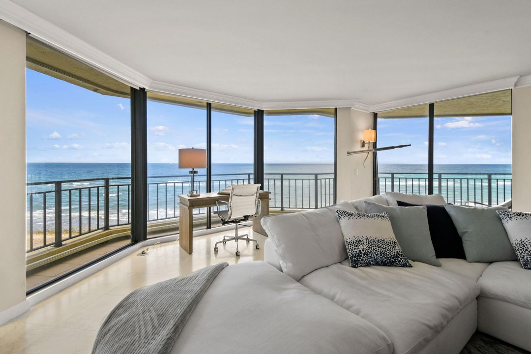 For Sale: $2,999,000 (3 beds, 3 baths, 2676 Square Feet)