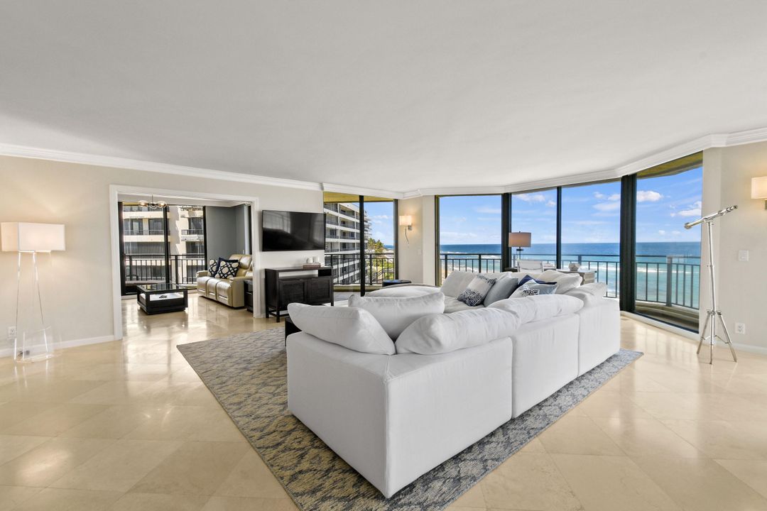 For Sale: $2,999,000 (3 beds, 3 baths, 2676 Square Feet)